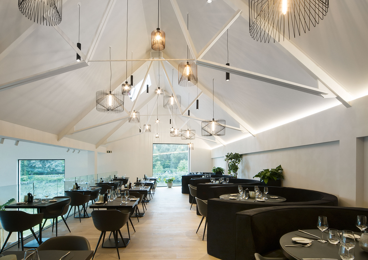 Restaurant mezzanine